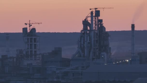 Images Intemporelles Jour Comme Nuit Structure Béton Élevé Cimenterie Avec — Video