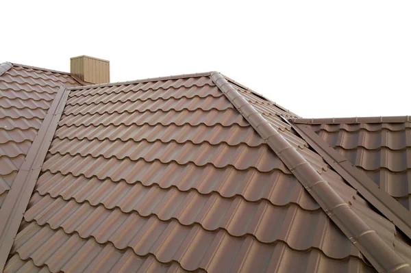 Konstrukcja Dachu Domu Pokryta Brązowymi Blachami — Zdjęcie stockowe
