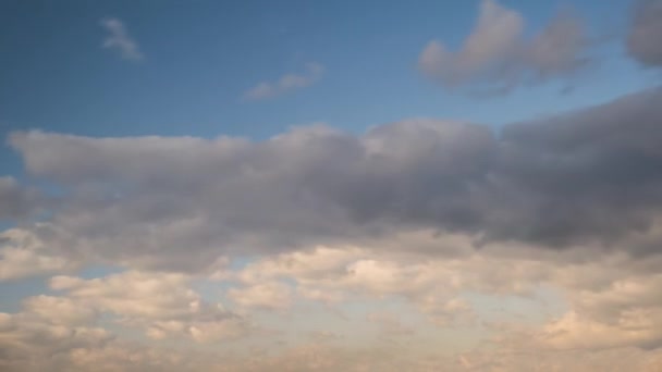 Zeitraffer Aufnahmen Von Sich Schnell Bewegenden Weißen Wolken Blauen Himmel — Stockvideo