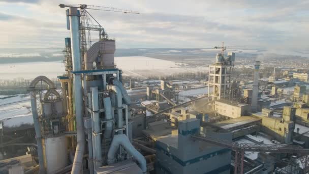 Vue Aérienne Cimenterie Avec Structure Usine Élevée Grue Tour Dans — Video