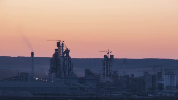 Imagens Dia Para Noite Timelapse Alta Estrutura Concreto Fábrica Cimento — Vídeo de Stock