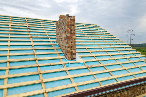 Вид Воздуха Деревянную Крышу Строящегося Кирпичного Дома — стоковое фото
