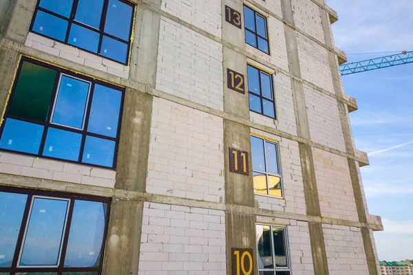 Lucht Uitzicht Hoge Residentiële Appartementencomplex Met Verdiepingen Nummers Muur Aanbouw — Stockfoto