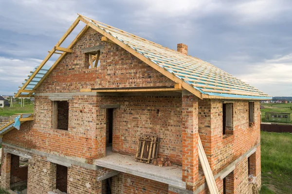 Luftaufnahme Eines Bau Befindlichen Backsteinhauses Mit Holzdachstuhl — Stockfoto