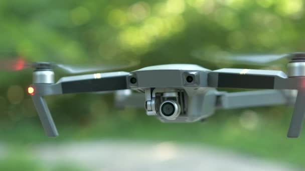 Copter Drone Avec Hélices Floues Caméra Vidéo Volant Dans Air — Video