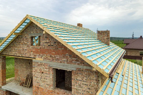 Вид Воздуха Деревянную Крышу Строящегося Кирпичного Дома — стоковое фото