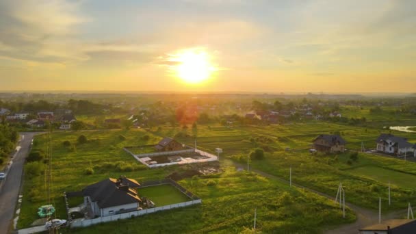Vista Aérea Casas Residenciais Área Rural Suburbana Pôr Sol — Vídeo de Stock