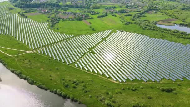 Vista Aerea Grande Centrale Elettrica Sostenibile Con Molte File Pannelli — Video Stock