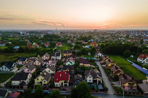 Vista Aérea Casas Residenciales Zona Rural Suburbana Atardecer — Foto de Stock