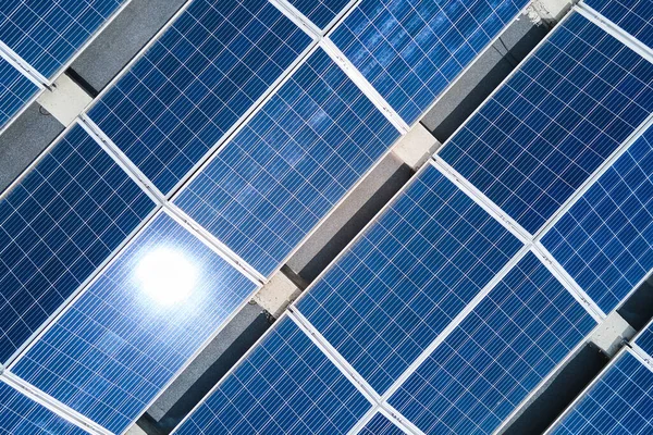 Vista Aérea Paneles Solares Fotovoltaicos Azules Montados Techo Edificio Industrial — Foto de Stock