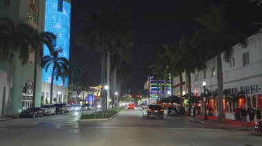 POV gece gemi, gemi, yolcu gemisi, yolcu gemisi, liman, okyanus, Ocean Drive, Collins Avenue, Washington Bulvarı, Miami Beach turistik caddeleri, ABD