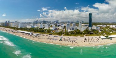 Miami Sahili 'nin panoramik manzarası. Güney Sahili Yüksek Lüks oteller ve apartmanlar.