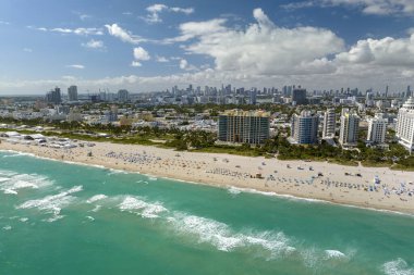 Miami Sahili 'nin panoramik manzarası. Güney Sahili Yüksek Lüks oteller ve apartmanlar.