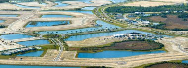 Florida kırsal kesiminde inşaat çalışması için hazırlanıyor. ABD 'nin banliyölerindeki konutların geliştirilmesi.