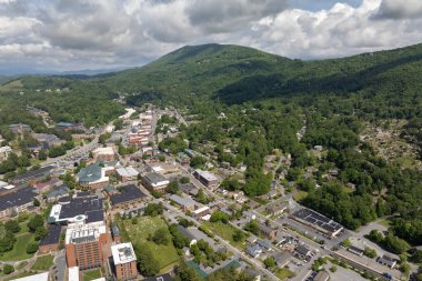 Boone 'un tarihi Amerikan mimarisi, Kuzey Carolina Blue Ridge Dağları' ndaki eski tarihi kasaba. Güzel Amerikan kasabası.