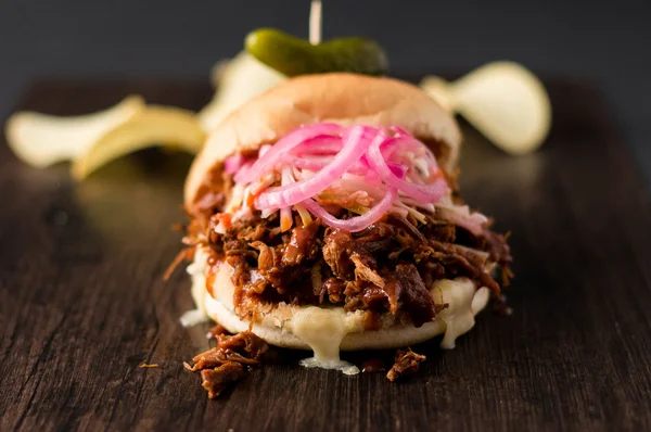 Pulled pork sandwich — Stock Photo, Image