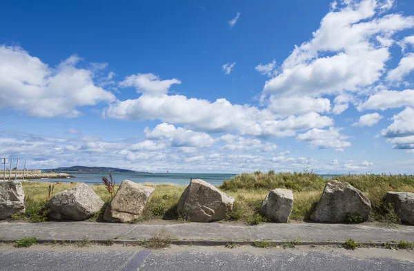 A Dublin-öböl tengerpart táj. Irishtown, Írország — Stock Fotó