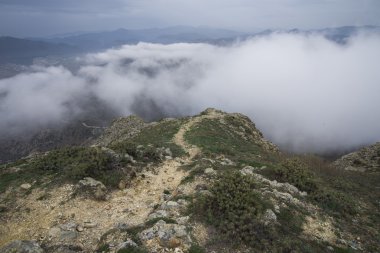 Dağ manzarası kayalık tepe