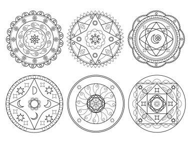 Beyaz arka plan üzerinde 6 çizilmiş vektör Arapça mandala kümesi