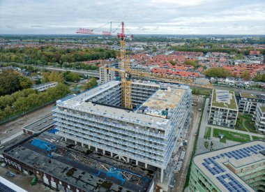 Pazar emlak geliştirme sıkıntısı nedeniyle Hollanda 'da konut inşaatı için yeni konutlar inşa ediliyor