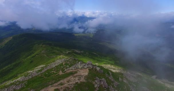 喀尔巴阡山脉全景的鸟瞰图 — 图库视频影像