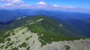Karpat Dağları Panoraması havadan görünümü
