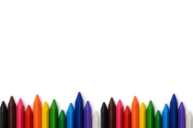 Metin için boş alanı olan çok renkli kalemler