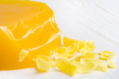 Arkaplan olarak mum yapmak için balmumu parçaları