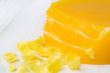 Arkaplan olarak mum yapmak için balmumu parçaları