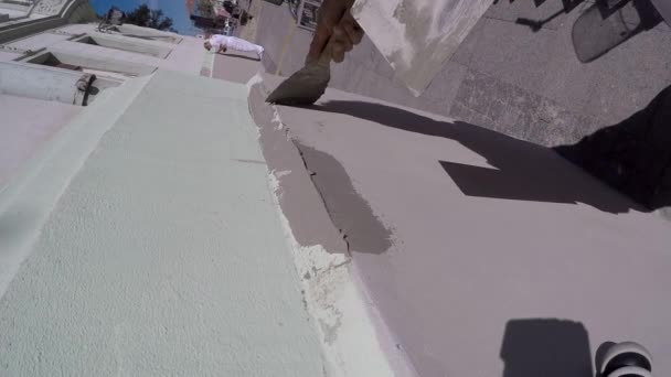 Aplicação de gesso na parede em câmera lenta — Vídeo de Stock