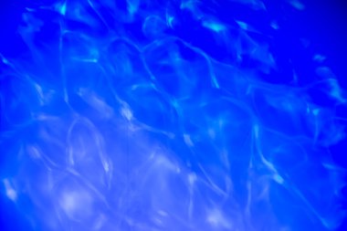 Ufuk mavi ışık ve su etkisi.