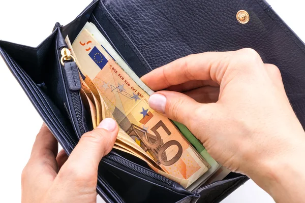 Beyaz arka plan üzerinde elinde Euro ile mavi çanta