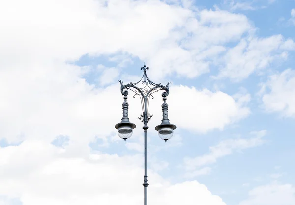 Calle de la ciudad a la antigua latern . —  Fotos de Stock