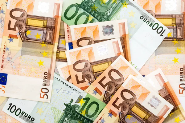 Para euro banknot üzerinde beyaz