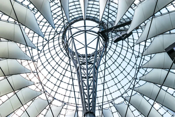 Berlin, Almanya - 22 Haziran 2016: Sony Center, Potsdamer Platz.