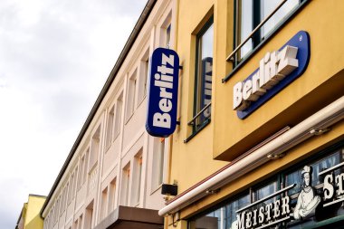 Rostock, Almanya - 22 Ağustos 2016: Dil Okulu Berlitz