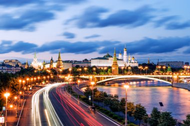Gece Moskova Kremlin görünümünde. Rusya