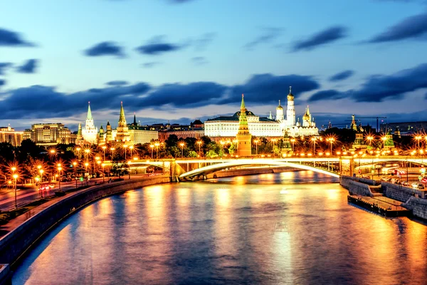 Gece Moskova Kremlin görünümünde. Rusya