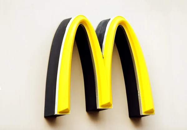 Rostock, Almanya - 22 Ağustos 2016: Mcdonalds logosu.