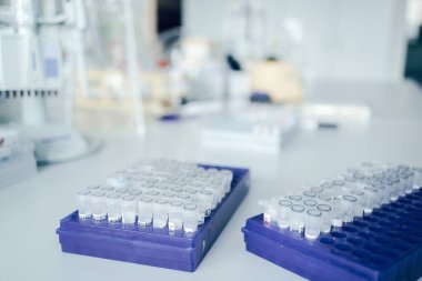 Tıbbi örnekleri kapatın.,