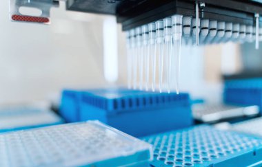 Klinik laboratuarında otomasyon. Robot laboratuarı borulama. Tıbbi robot bilimi. Araştırma ve bilim geçmişi.