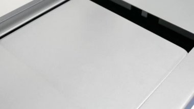 Frankfurt, Almanya-3 Mart 2021: gelecek nesil akış hücresi dizilimi. Genetik mühendisliği, genetik modifikasyon, tasarımcı bebek ve klonlama konsepti. Kanser taraması ve tıbbi teknoloji ve terapi