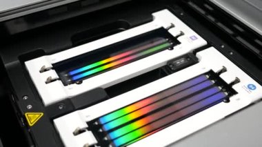 Frankfurt, Almanya-3 Mart 2021: gelecek nesil akış hücresi dizilimi. Genetik mühendisliği, genetik modifikasyon, tasarımcı bebek ve klonlama konsepti. Kanser taraması ve tıbbi teknoloji ve terapi