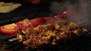 Barbekü grliling şiş kebap