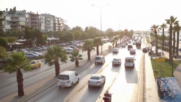 IZMIR, TURQUIA - JULHO 2015: tráfego de Izmir e vista da cidade da Ponte Goztepe — Vídeo de Stock