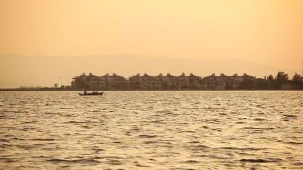 Boating at sunset - Izmir — Stock Video