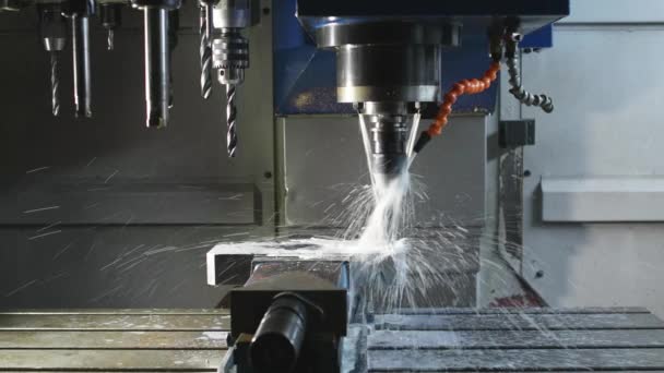 Metaalbewerking Cnc freesmachine. — Stockvideo