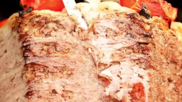 Doner kebab, the most popular food in Turkey — Stock Video