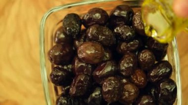 Siyah Zeytin doğal zeytin yağ boşaltma