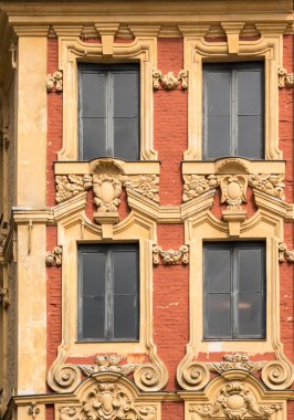 Flanders tarzı bina cephe